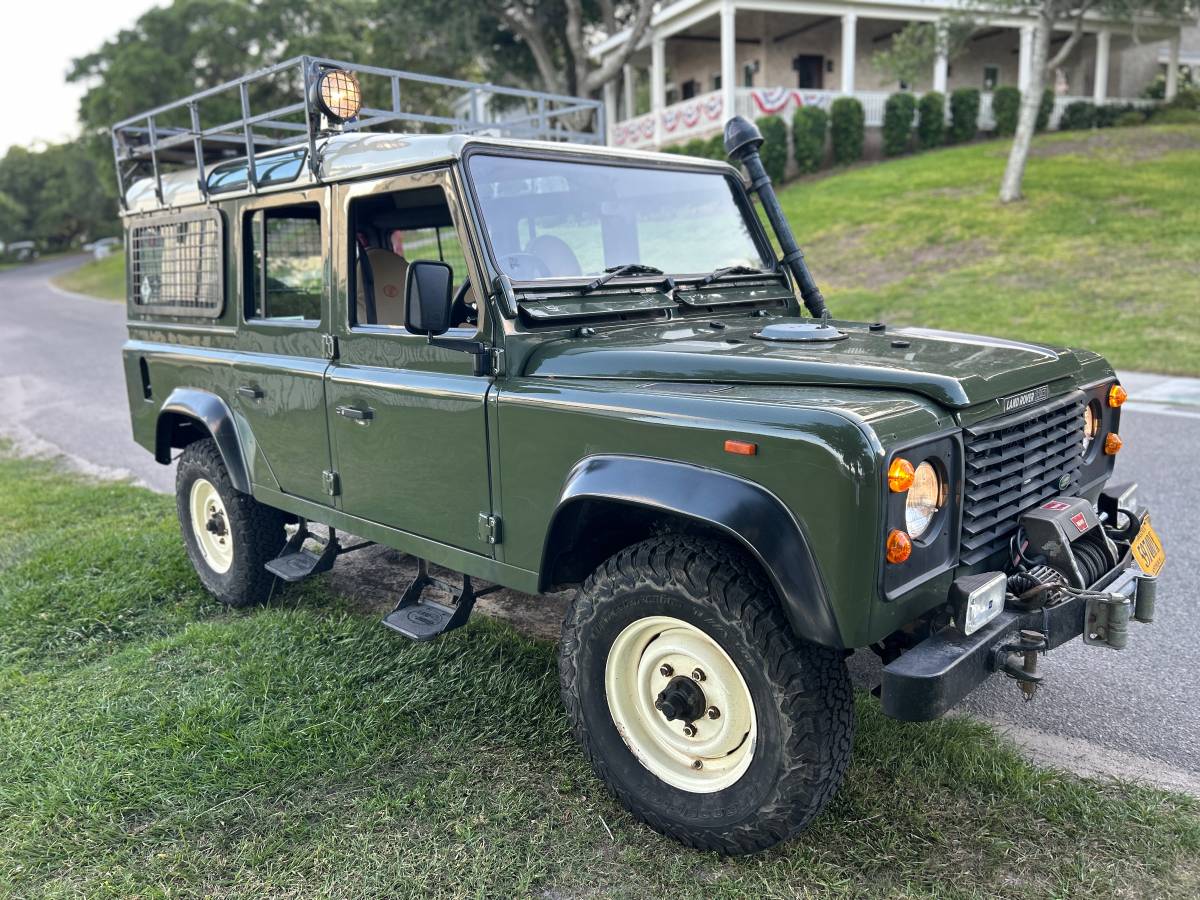 Land-rover-defender-110-diesel-1990-green-1