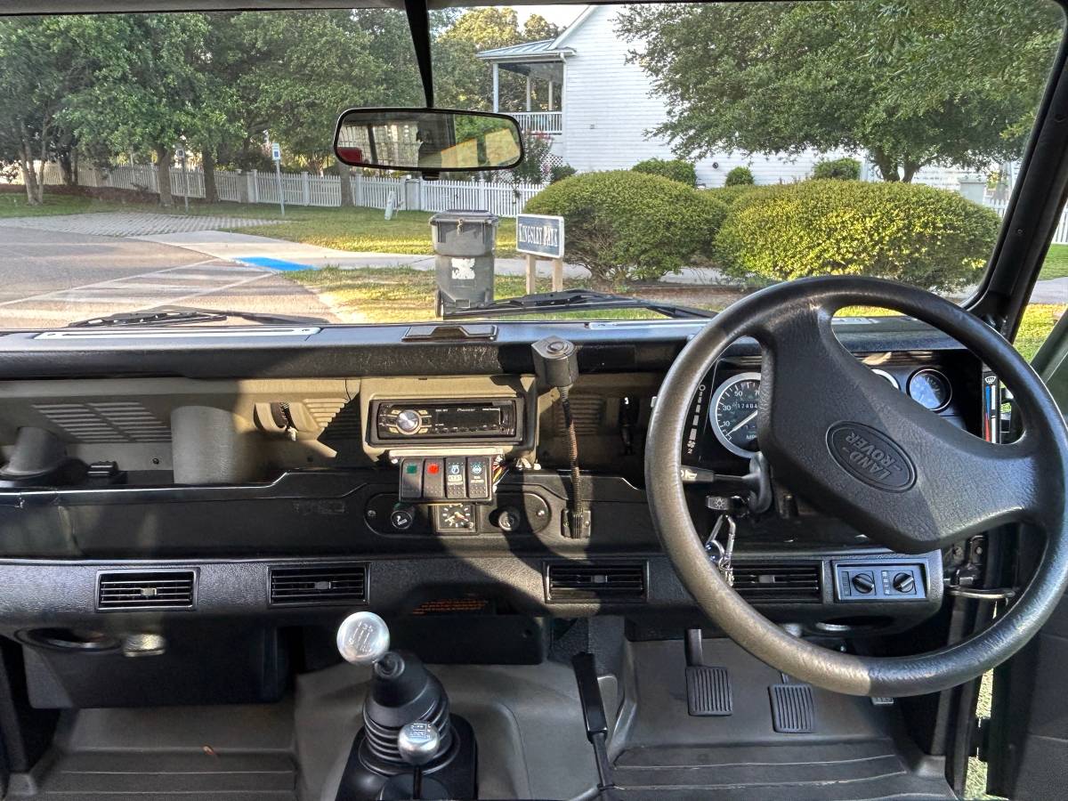 Land-rover-defender-110-diesel-1990-green-8