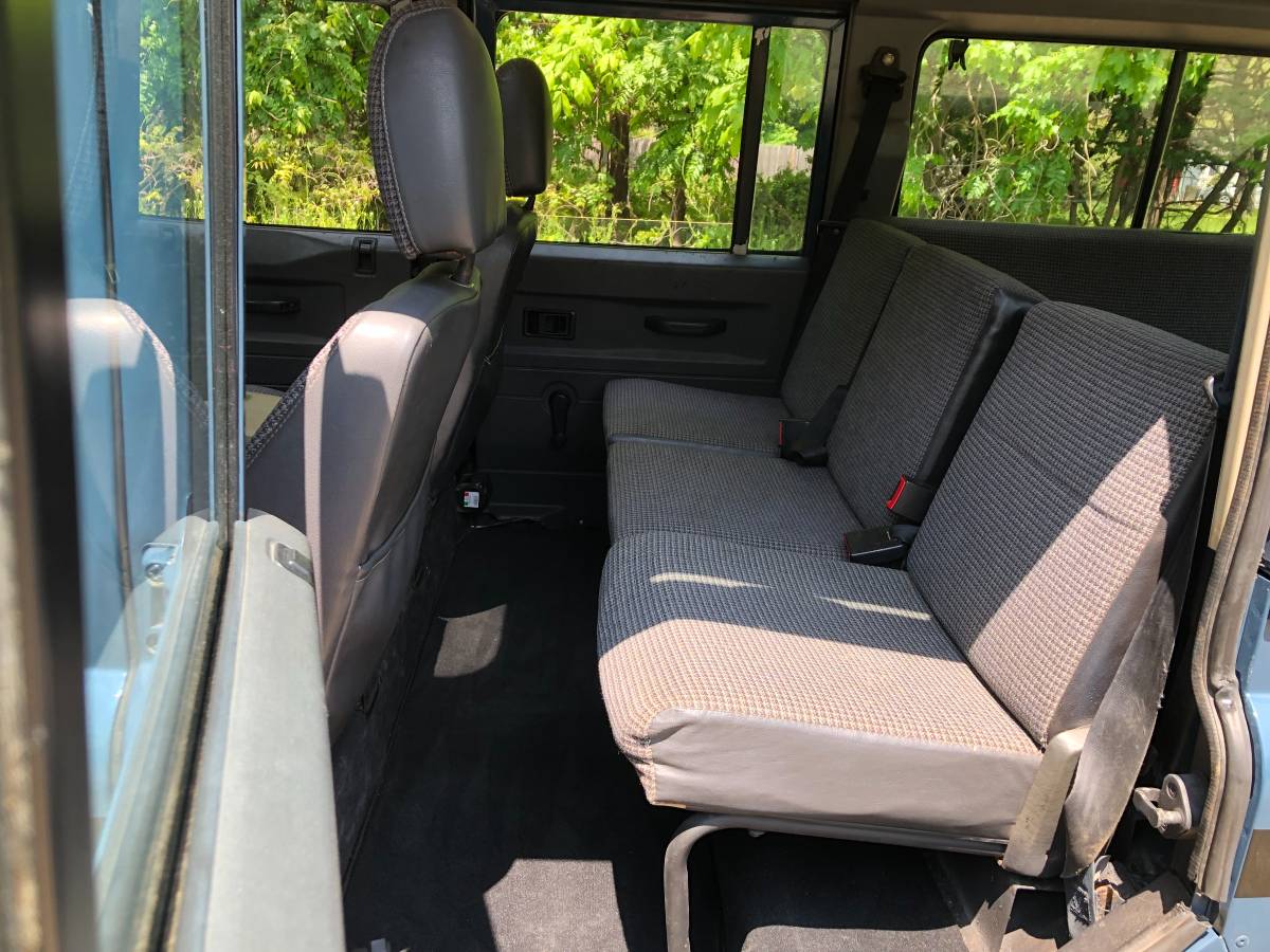 Land-rover-defender-110-diesel-1992-blue-14