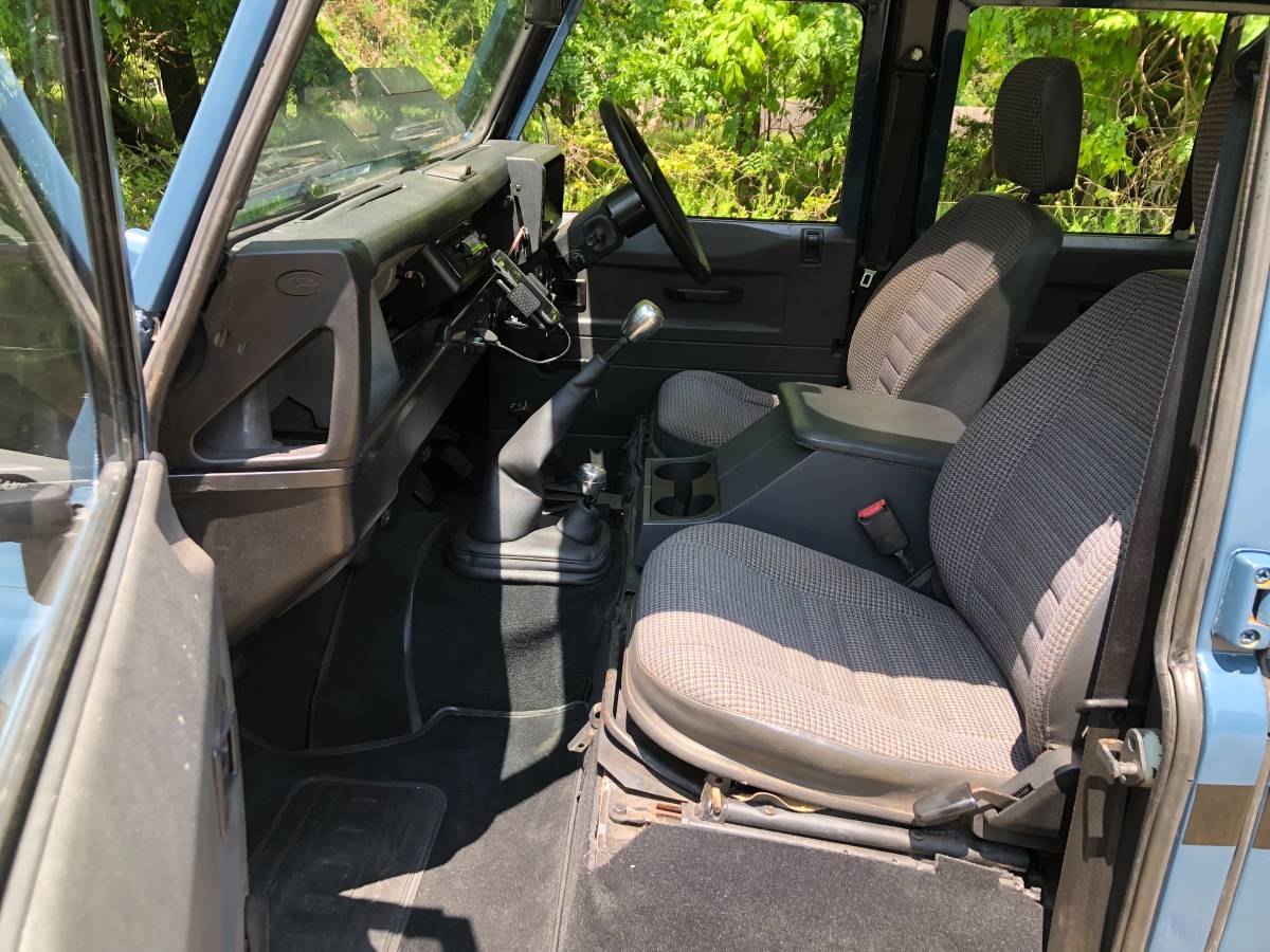 Land-rover-defender-110-diesel-1992-blue-15