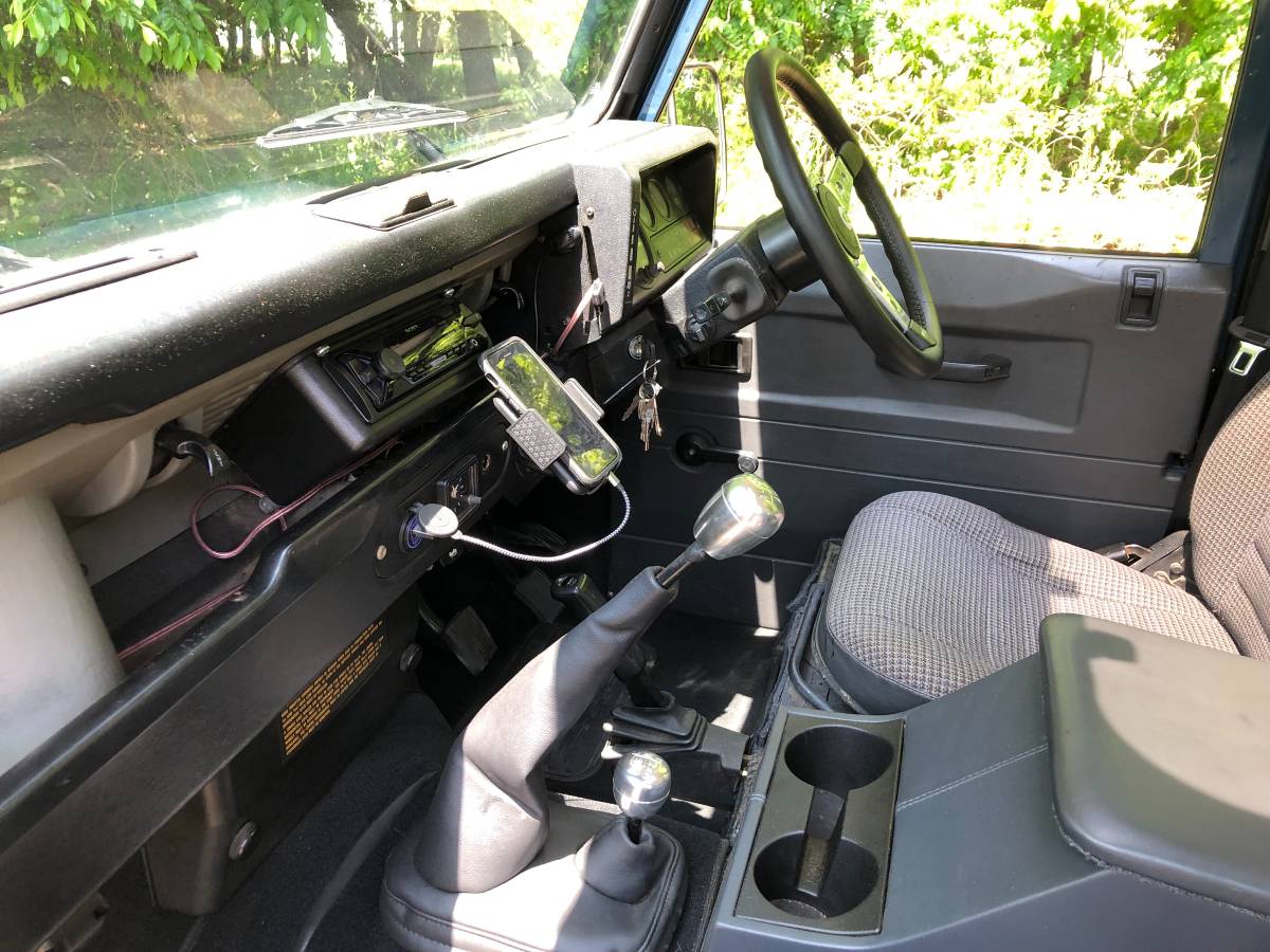 Land-rover-defender-110-diesel-1992-blue-16