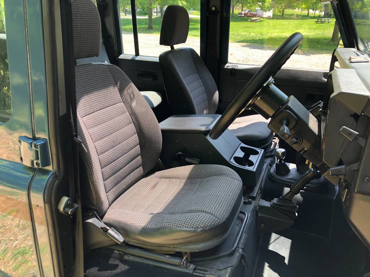 Land-rover-defender-110-diesel-1992-blue-17