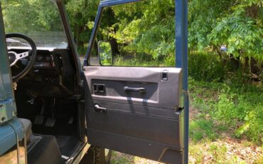 Land-rover-defender-110-diesel-1992-blue-9