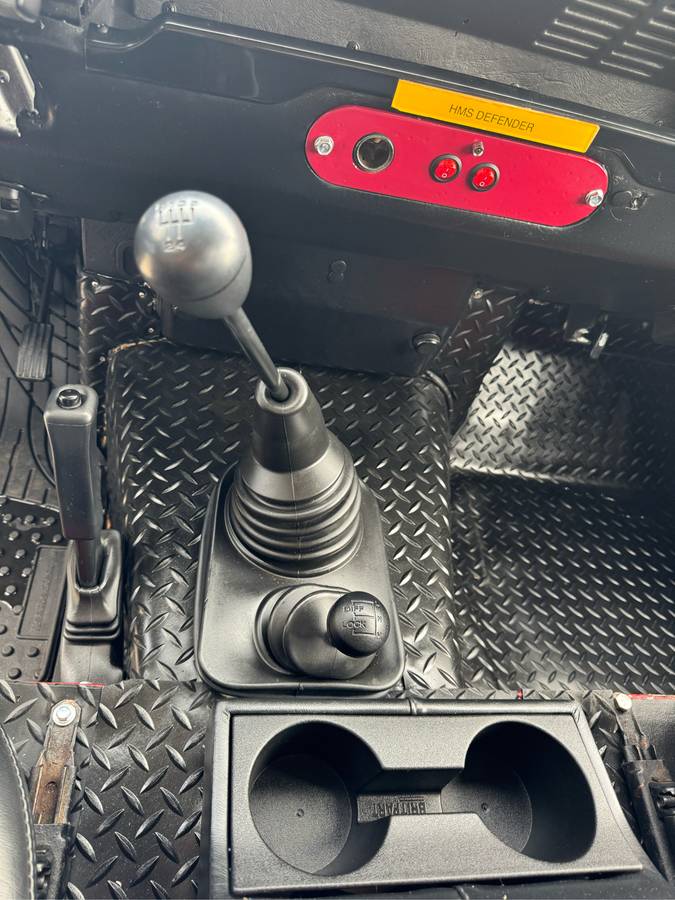 Land-rover-defender-90-1989-red-11