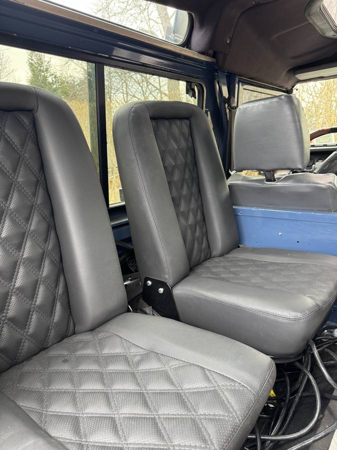 Land-rover-defender-90-diesel-1991-blue-2