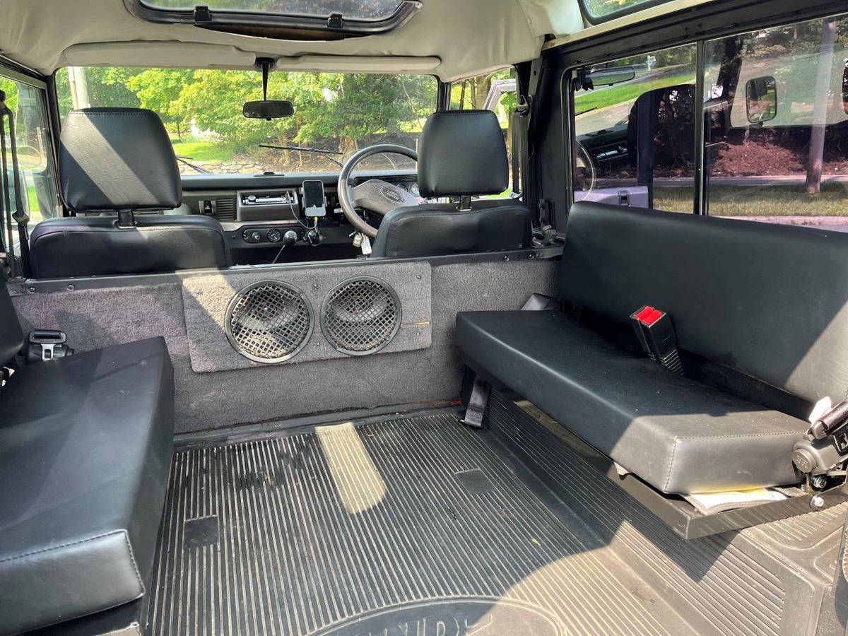 Land-rover-defender-90-diesel-1993-black-11