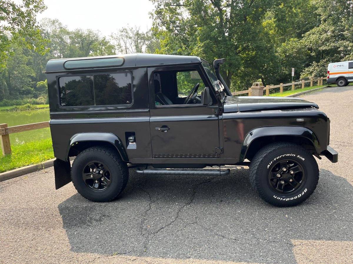 Land-rover-defender-90-diesel-1993-black-3