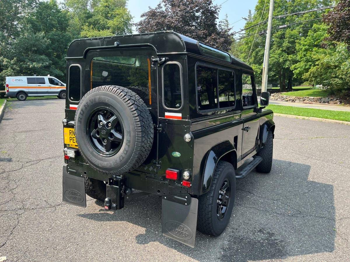 Land-rover-defender-90-diesel-1993-black-4