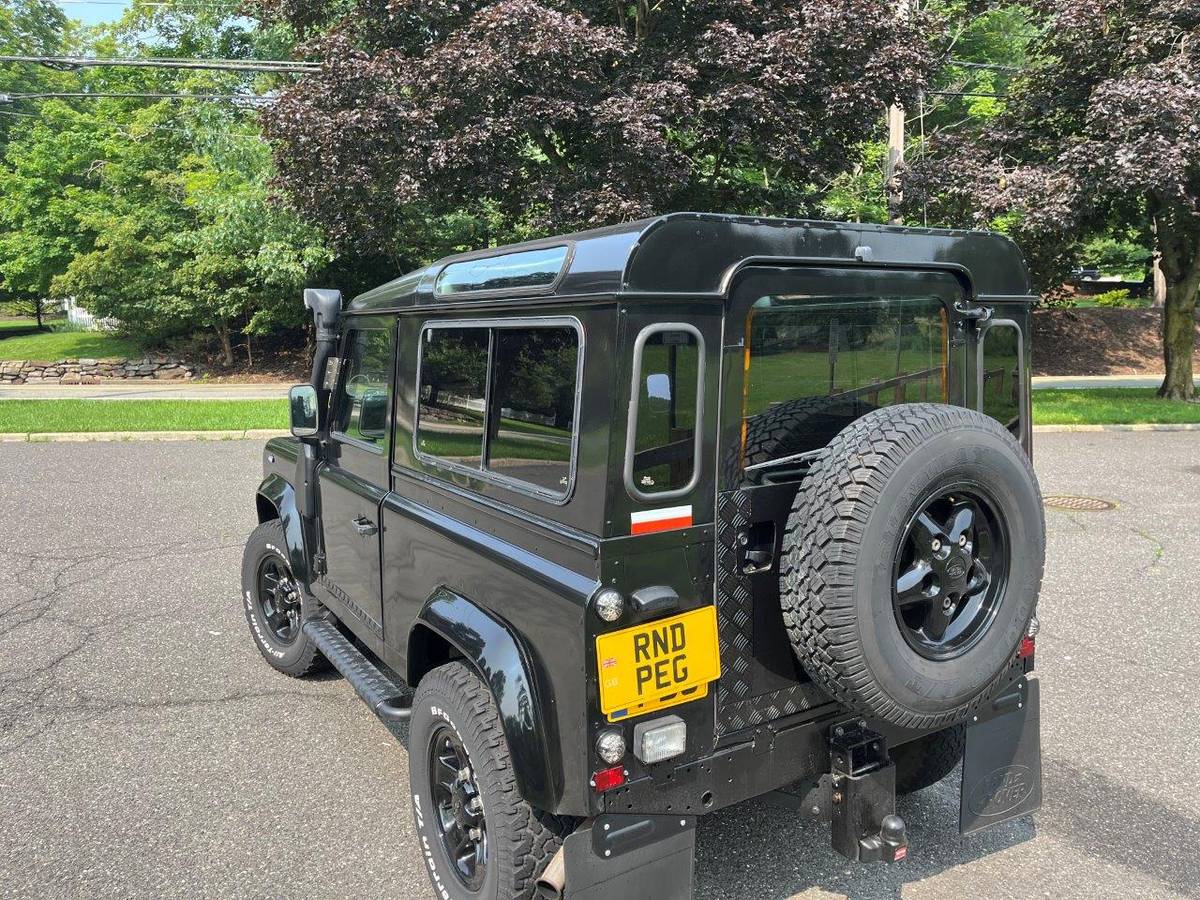 Land-rover-defender-90-diesel-1993-black-5