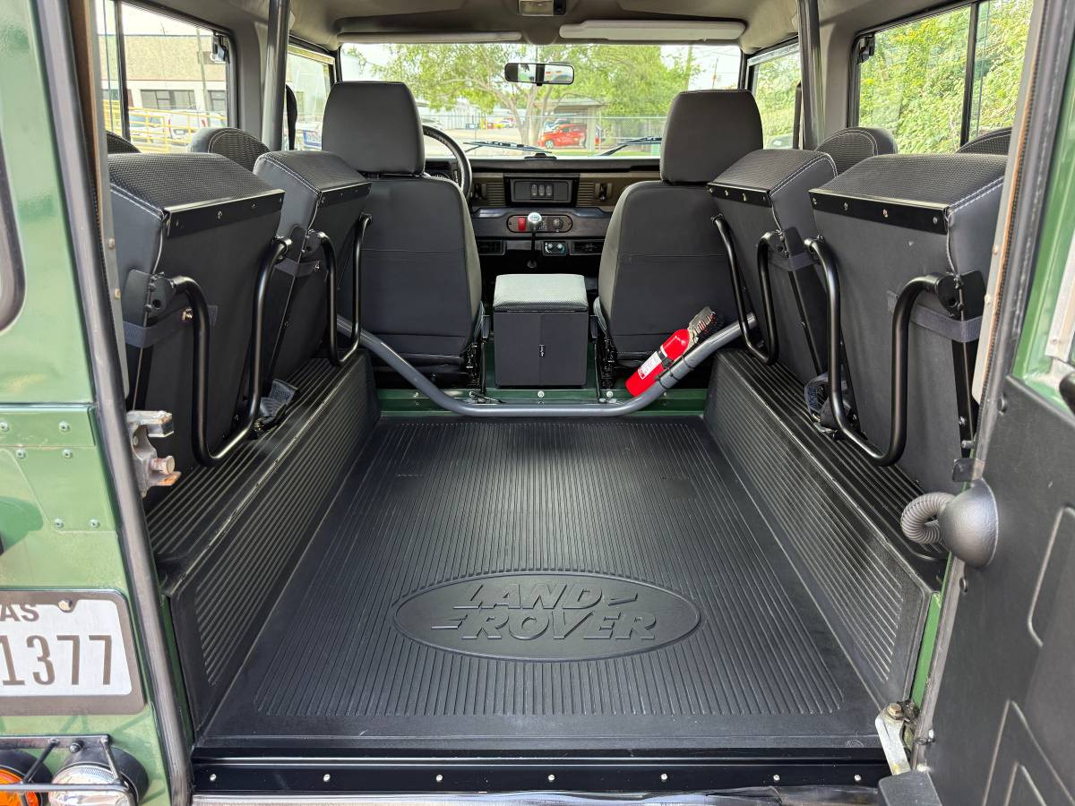 Land-rover-defender-90-nas-1995-green-10