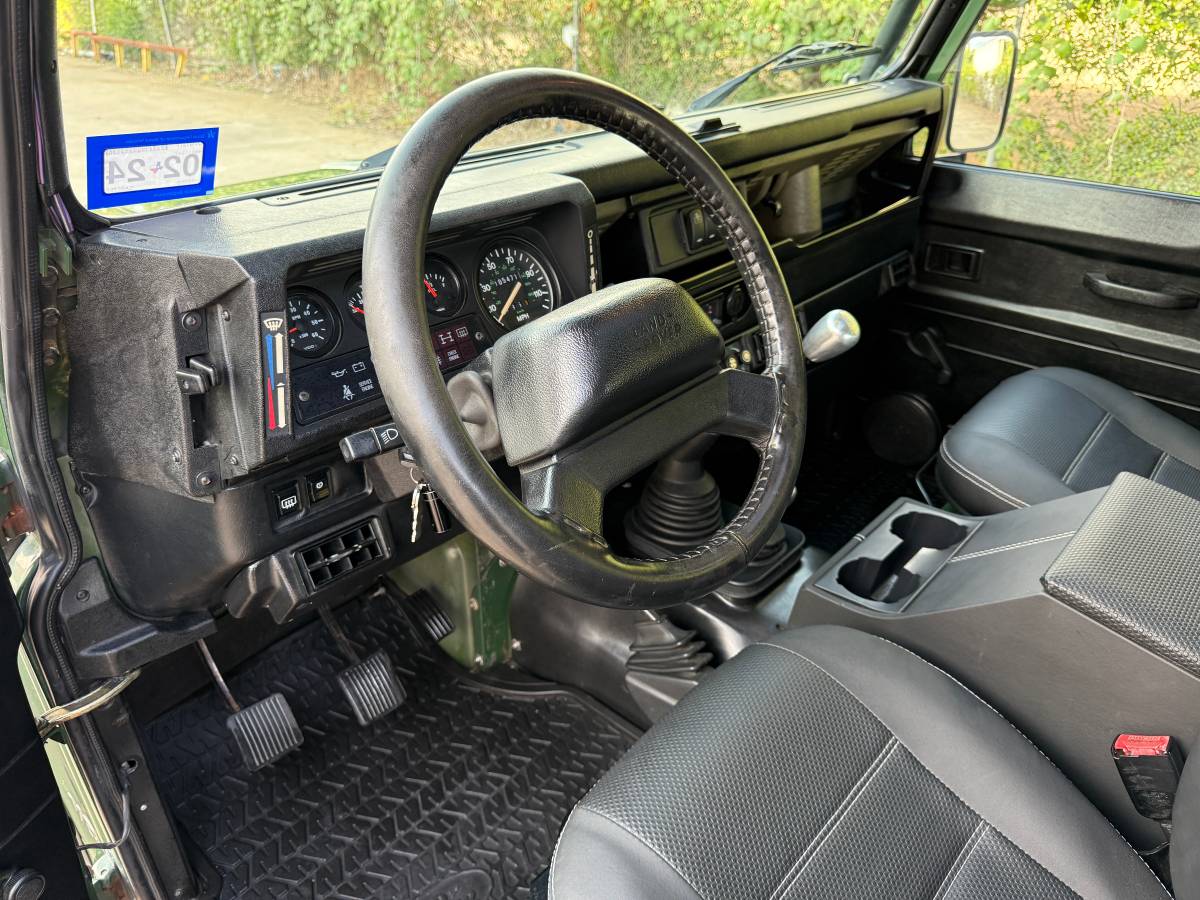 Land-rover-defender-90-nas-1995-green-12
