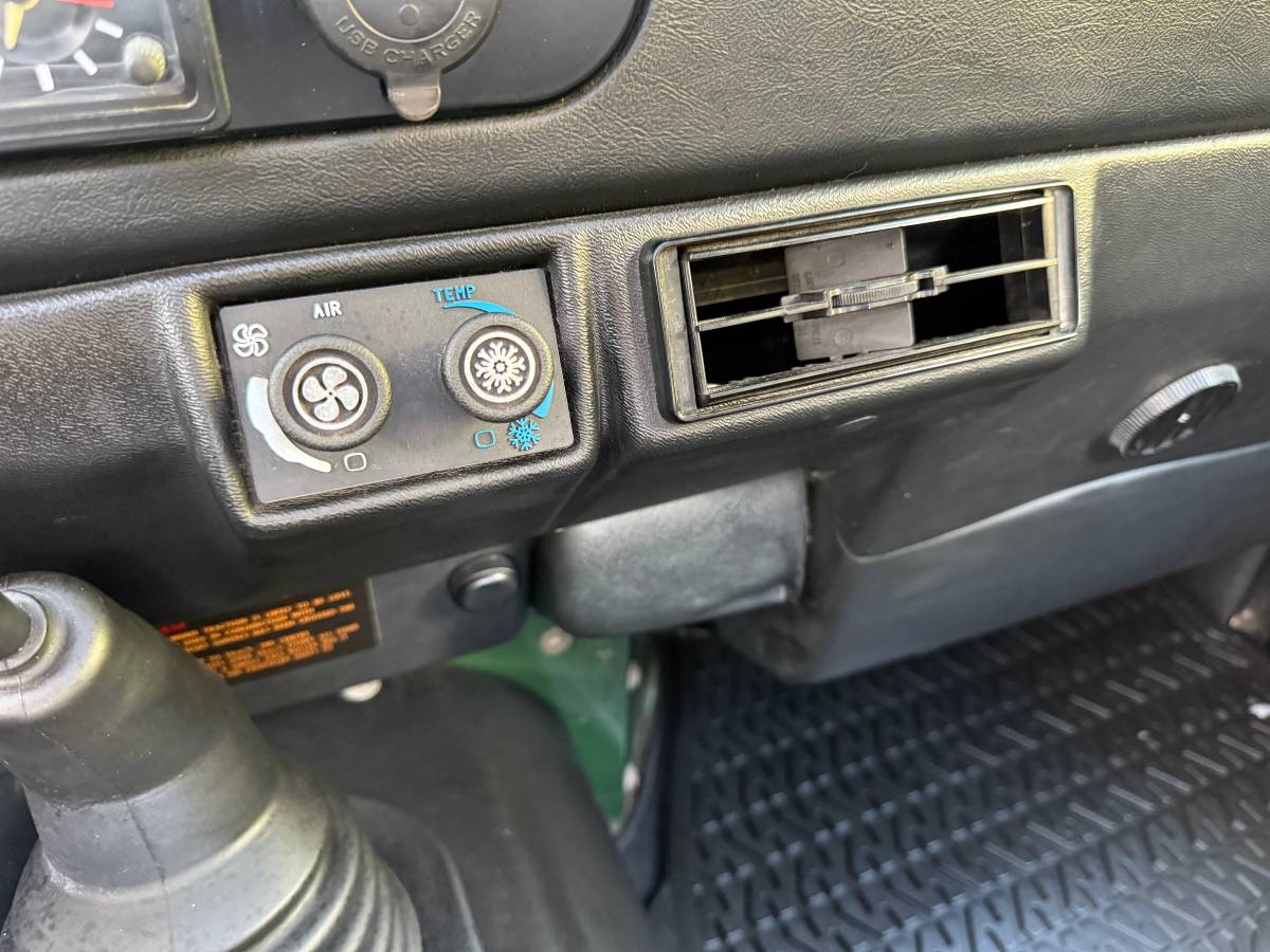 Land-rover-defender-90-nas-1995-green-17