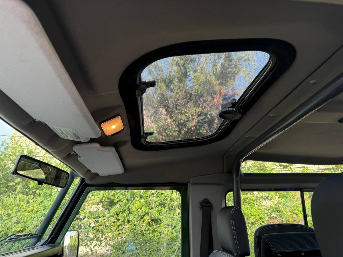 Land-rover-defender-90-nas-1995-green-19