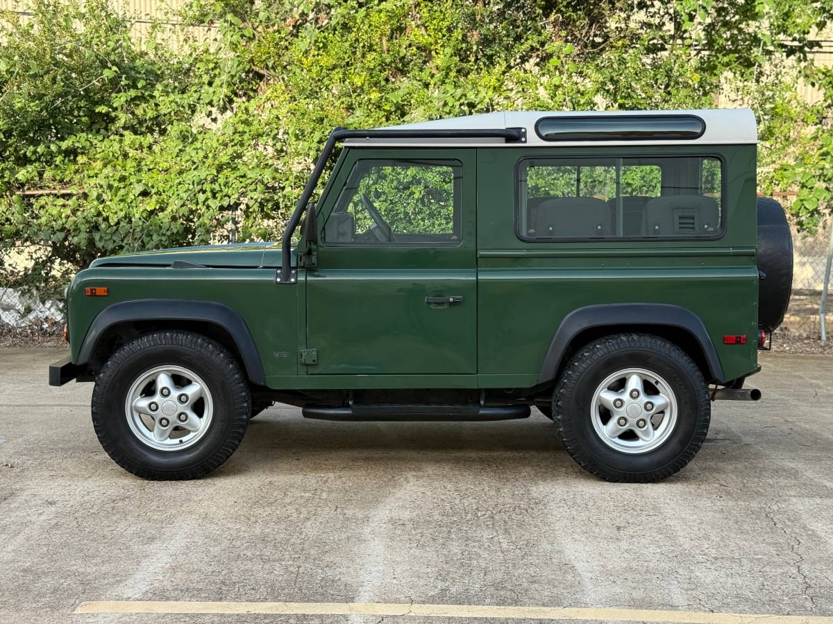 Land-rover-defender-90-nas-1995-green-3