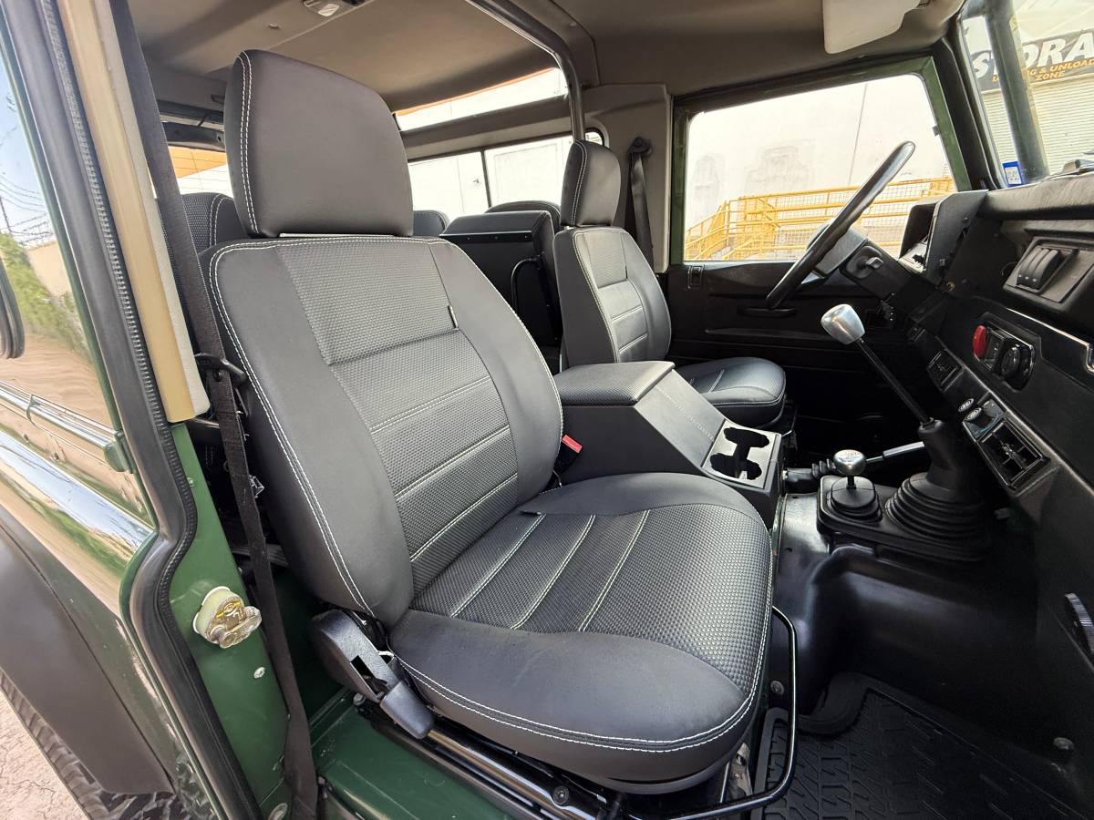 Land-rover-defender-90-nas-1995-green-9