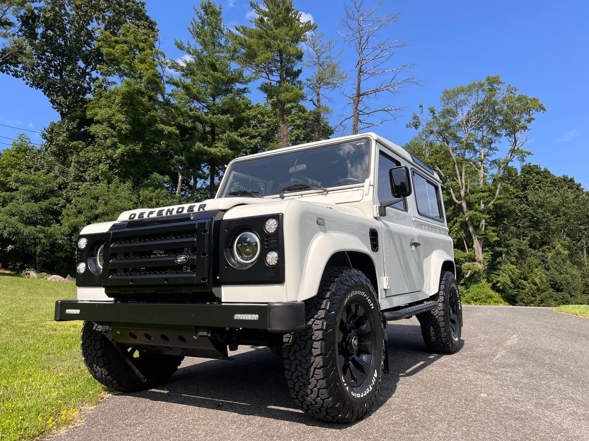 Land-rover-defender-diesel-1992-white-1