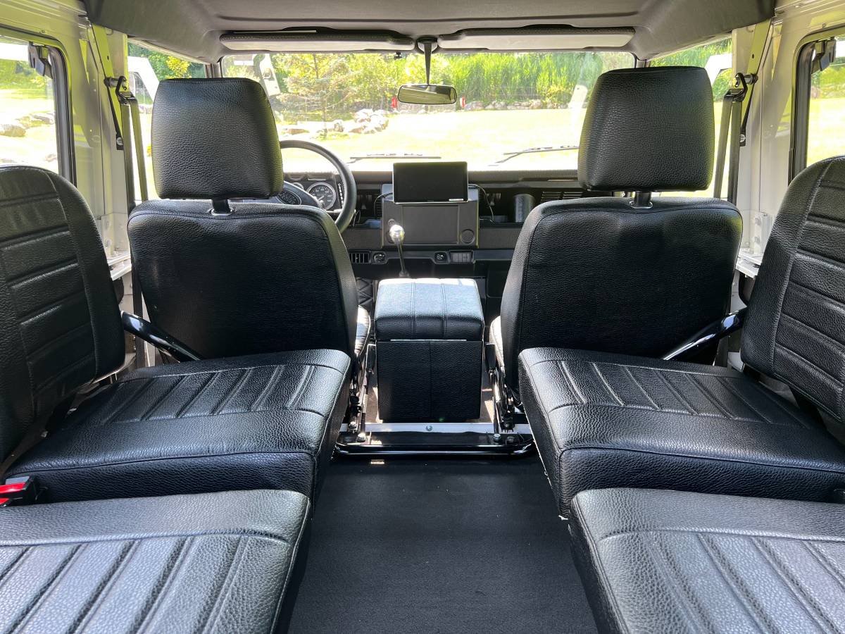 Land-rover-defender-diesel-1992-white-14