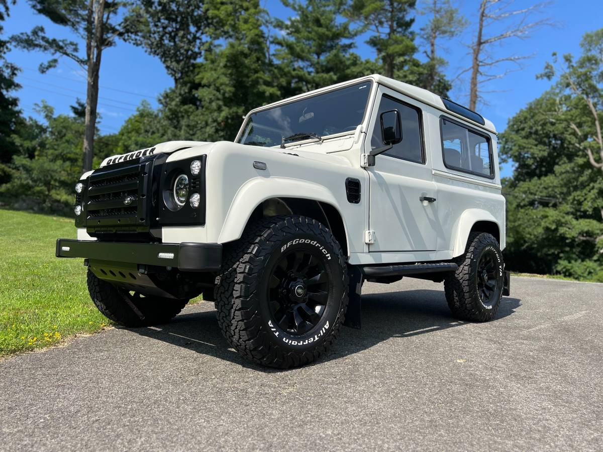 Land-rover-defender-diesel-1992-white-2