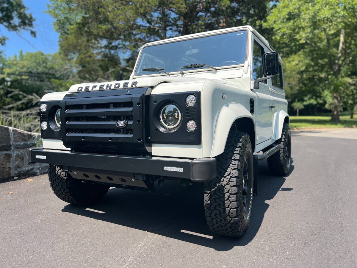 Land-rover-defender-diesel-1992-white