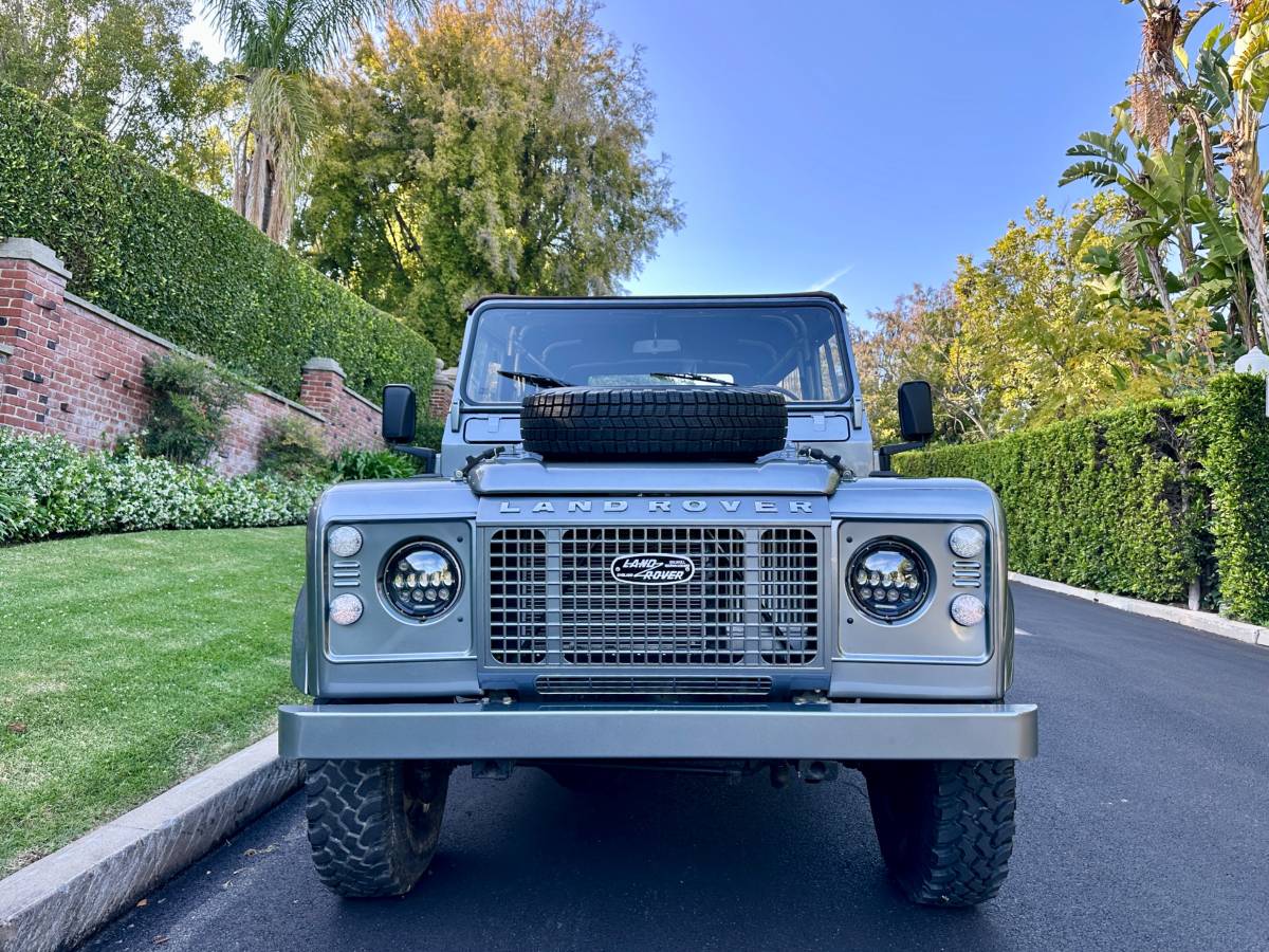 Land-rover-diesel-1986-grey-3