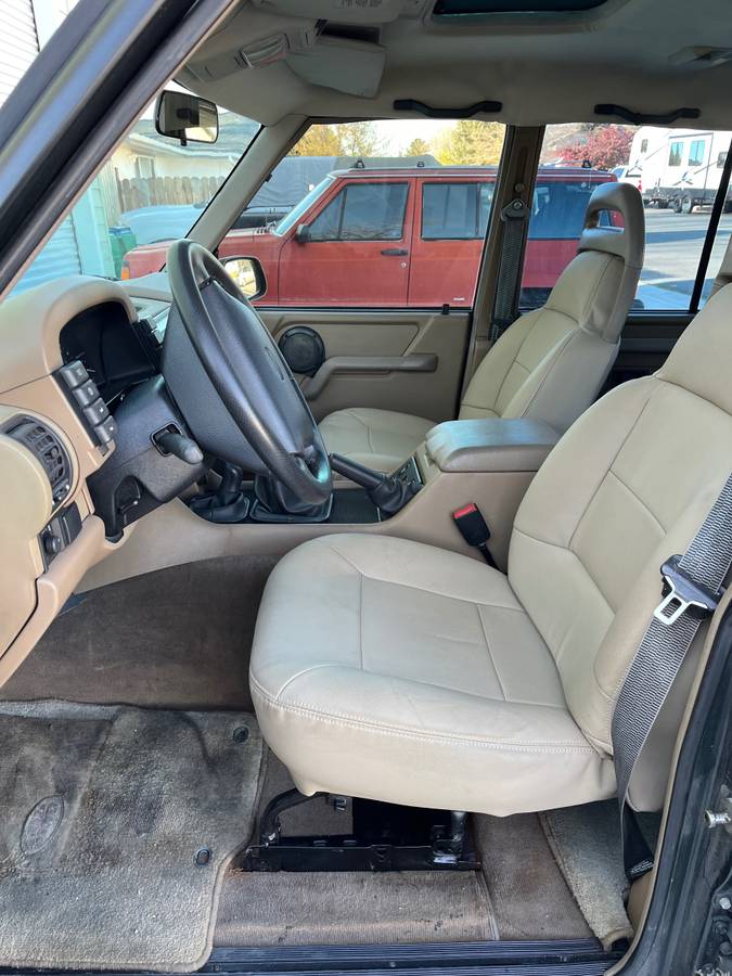 Land-rover-discovery-1995-green-1