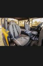 Land-rover-nas-defender-90-1994-yellow-17