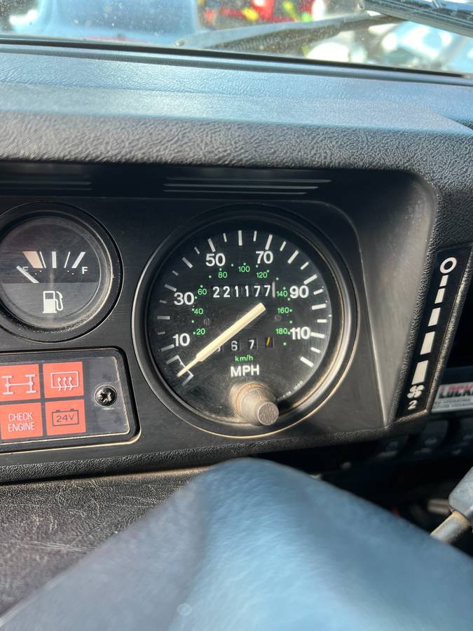 Land-rover-nas-defender-90-1994-yellow-5
