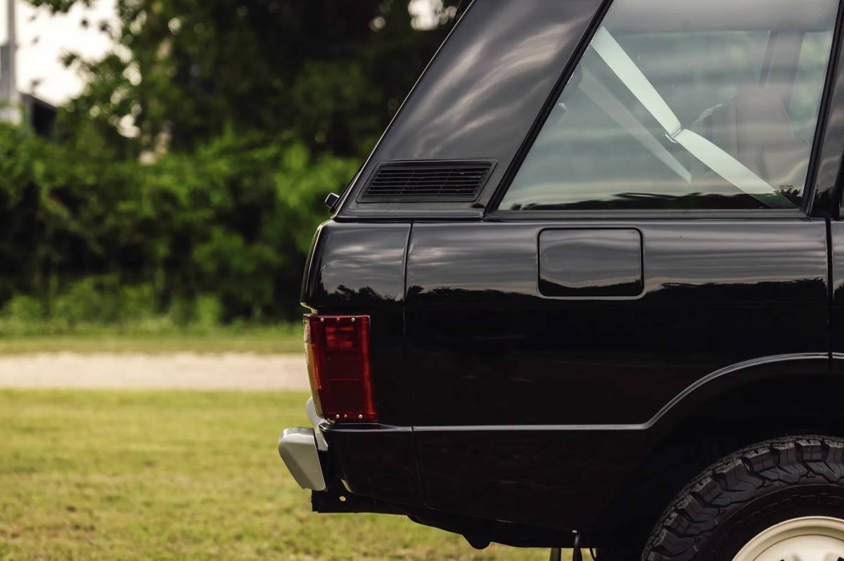 Land-rover-range-rover-1992-black-2
