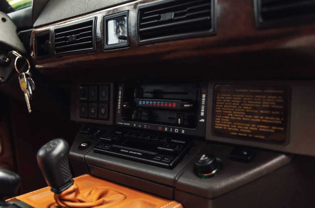 Land-rover-range-rover-1992-black-21