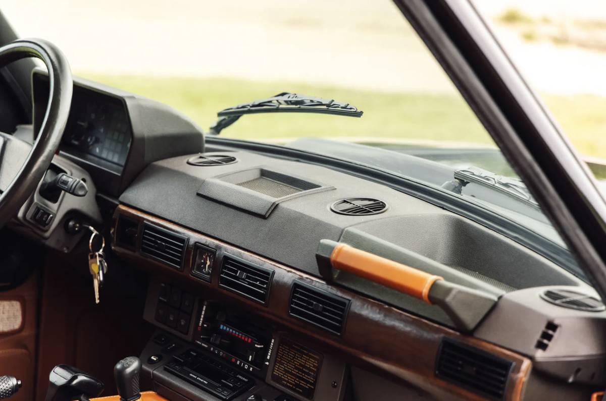 Land-rover-range-rover-1992-black-22