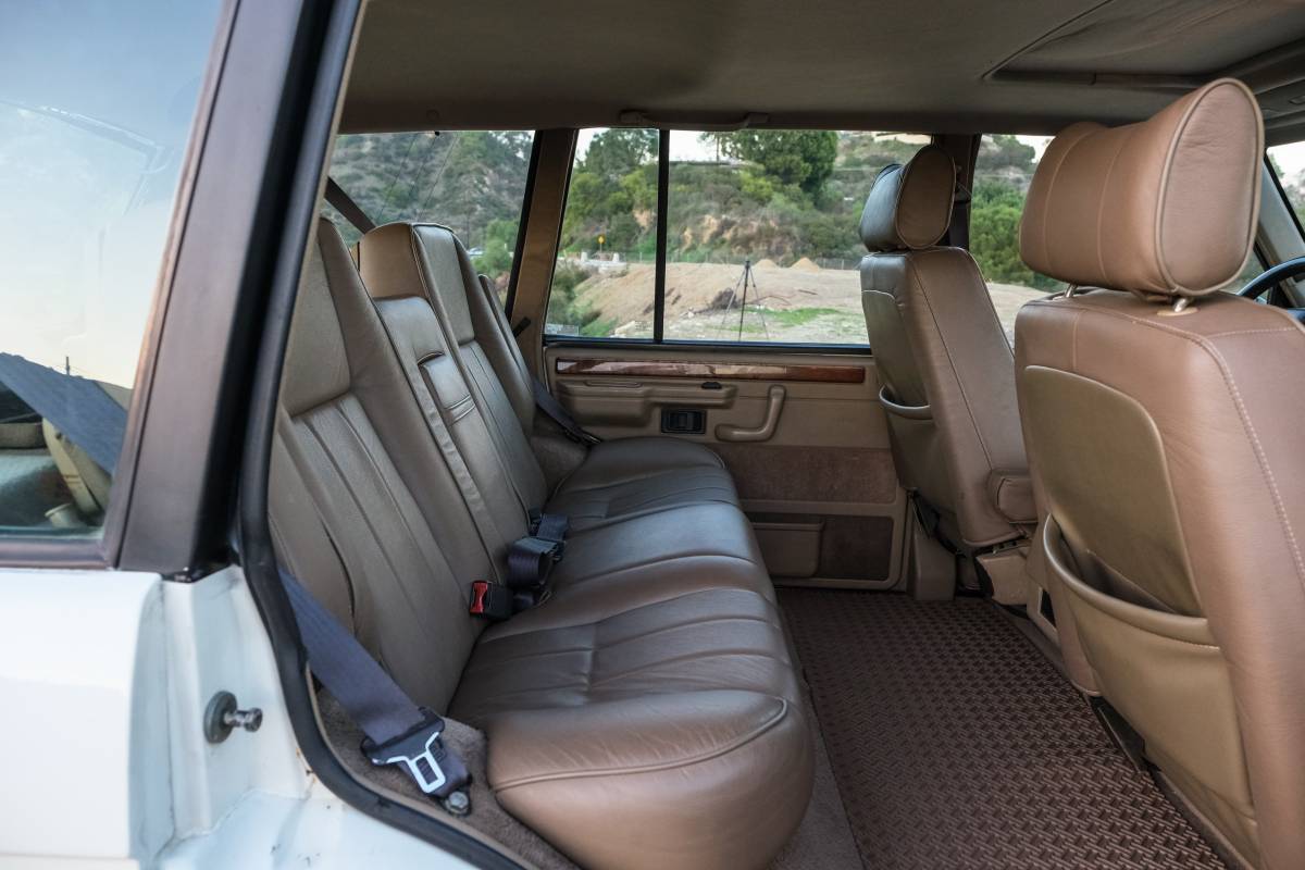 Land-rover-range-rover-classic-1995-white-11