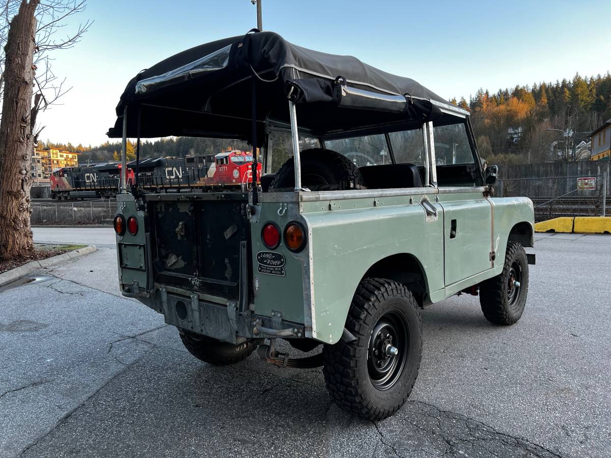 Land-rover-series-2a-1964-green-2