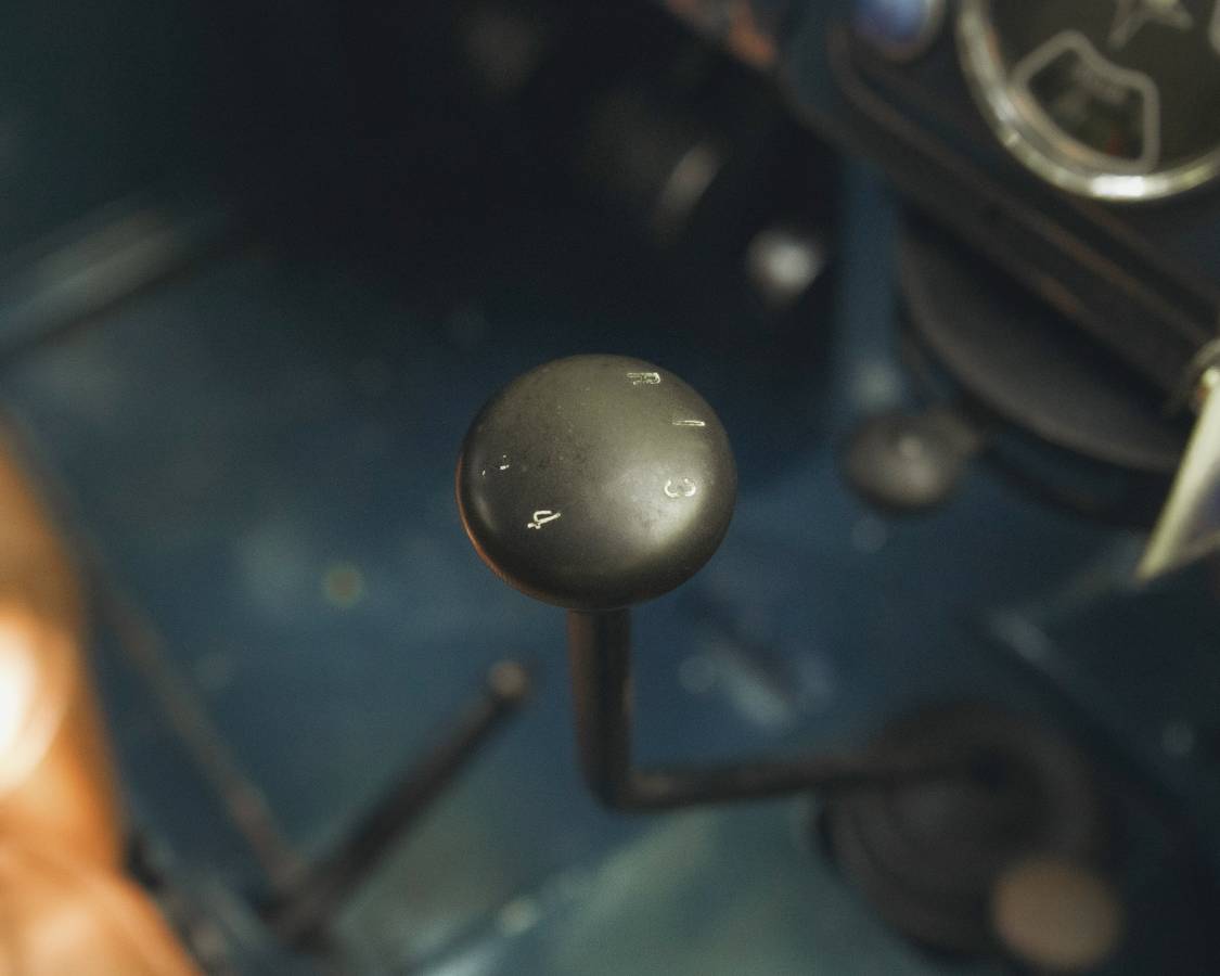 Land-rover-series-iia-santana-88-diesel-1969-blue-11