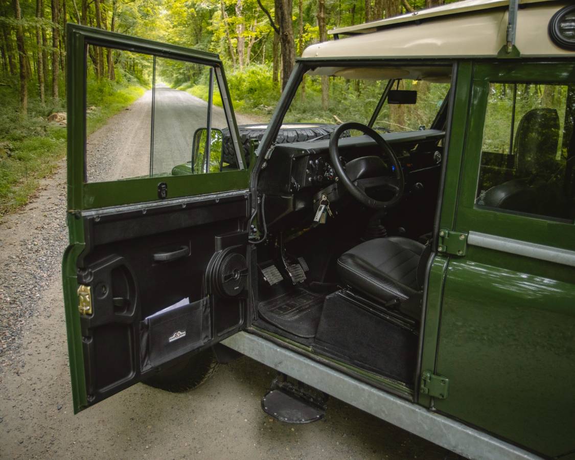 Land-rover-series-iii-109-diesel-1980-green-10