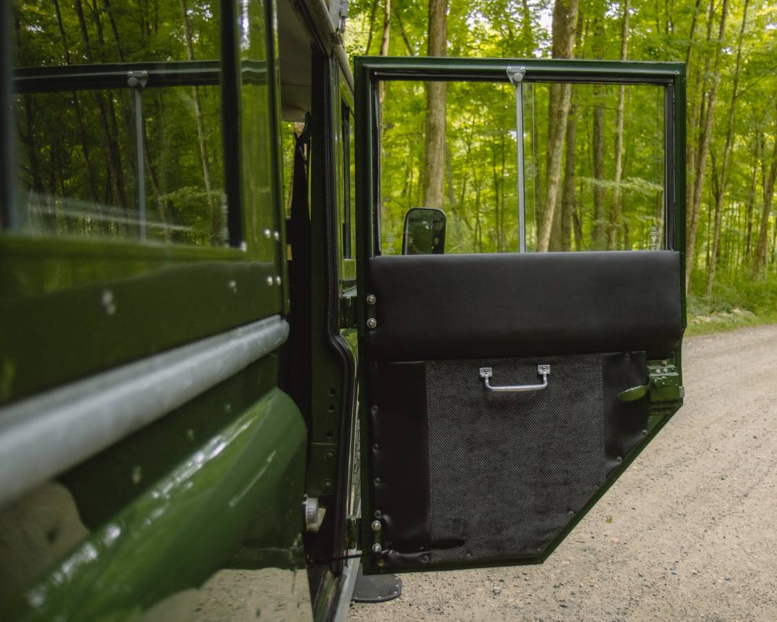 Land-rover-series-iii-109-diesel-1980-green-14