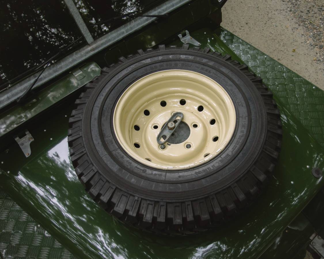Land-rover-series-iii-109-diesel-1980-green-18