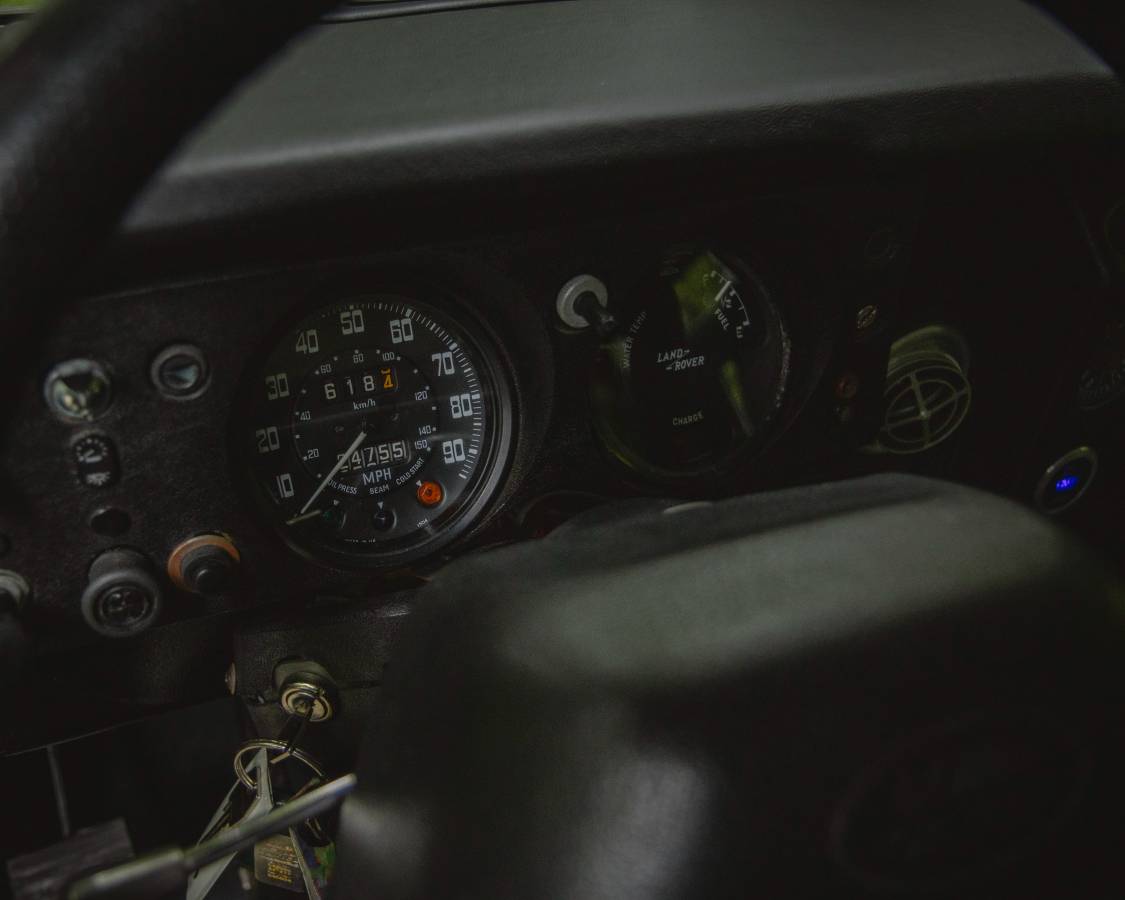 Land-rover-series-iii-109-diesel-1980-green-23
