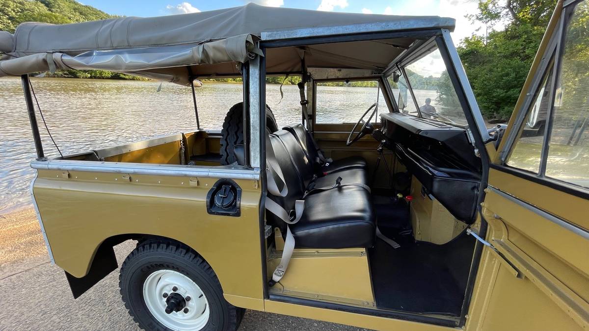 Land-rover-series-iii-1979-12