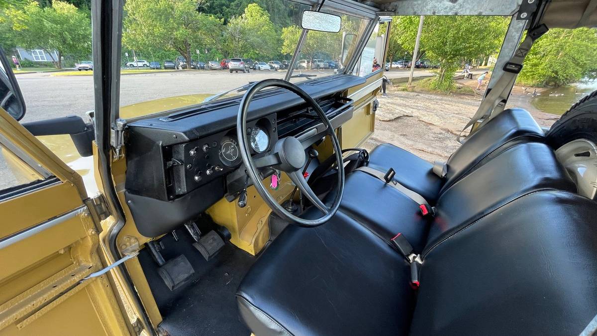 Land-rover-series-iii-1979-13