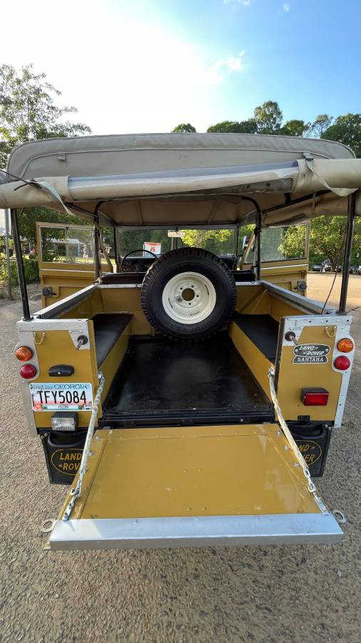 Land-rover-series-iii-1979-3