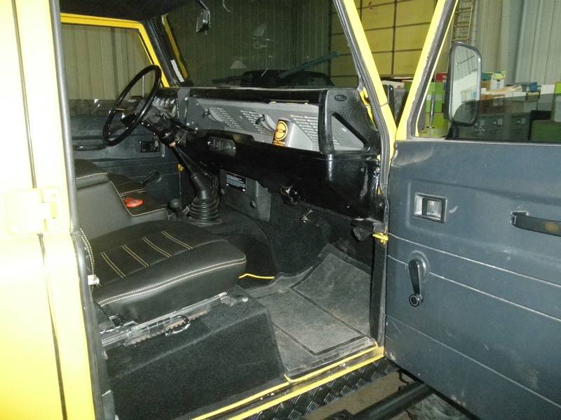 Landrover-defender-1993-yellow-1