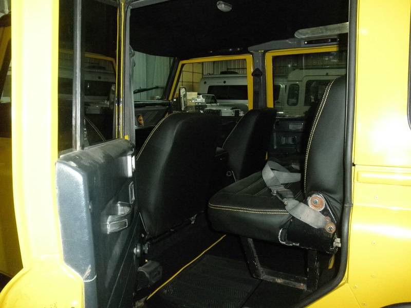 Landrover-defender-1993-yellow-2