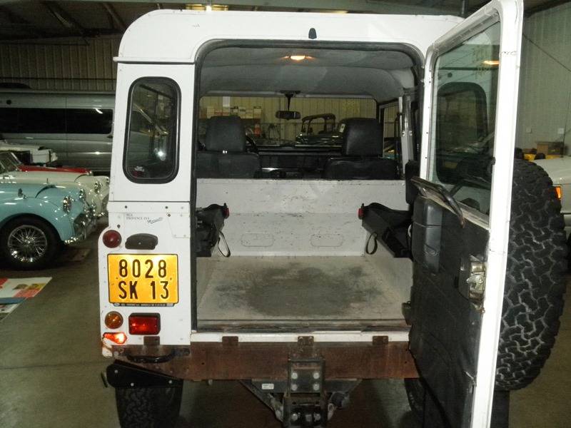 Landrover-defender-diesel-1995-white-1