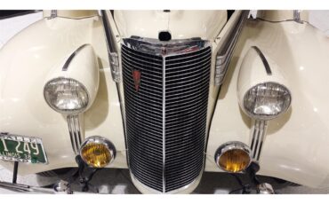 Lasalle-1938-Pastel-yellow-Red-1