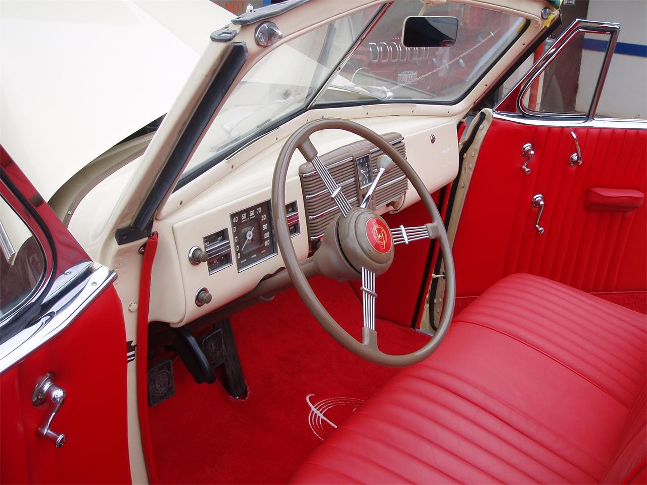 Lasalle-1938-Pastel-yellow-Red-10