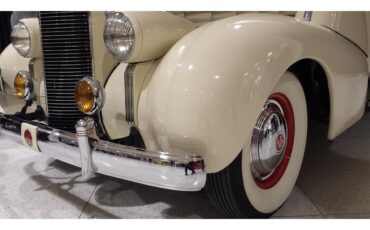 Lasalle-1938-Pastel-yellow-Red-2