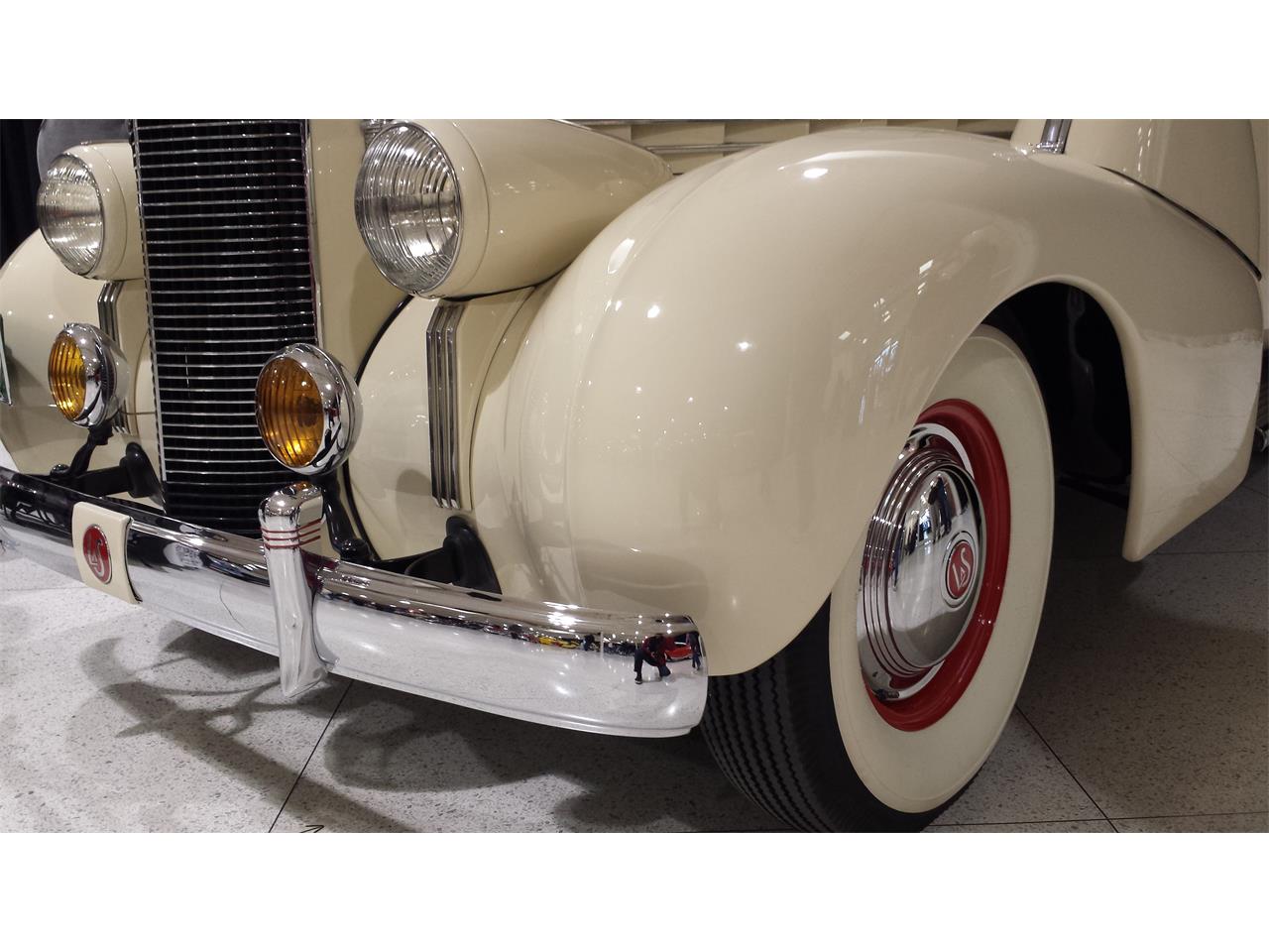 Lasalle-1938-Pastel-yellow-Red-2