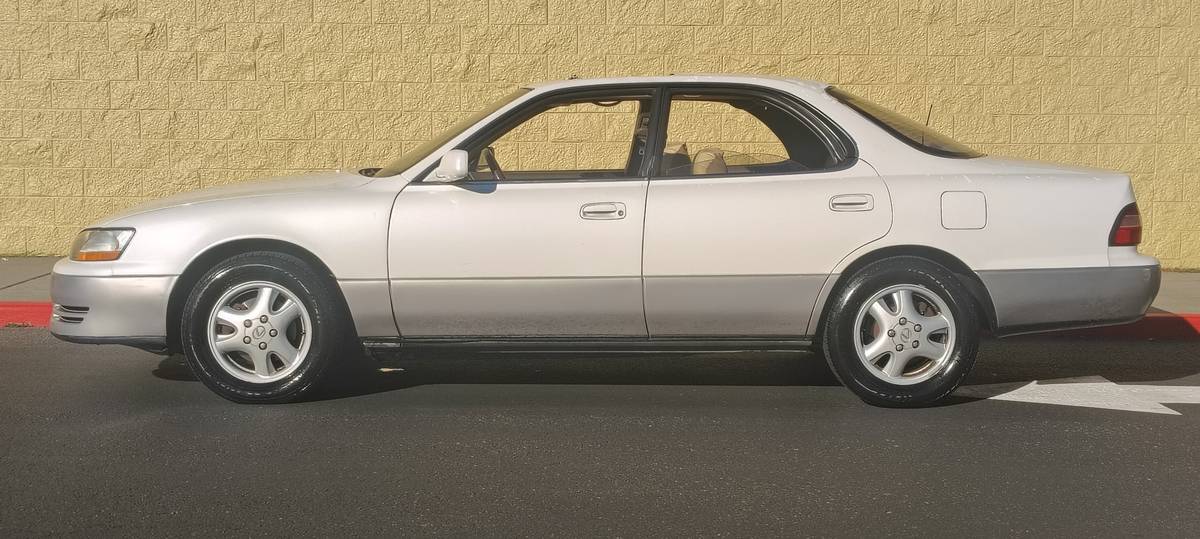 Lexus-es-300-1995-white-12