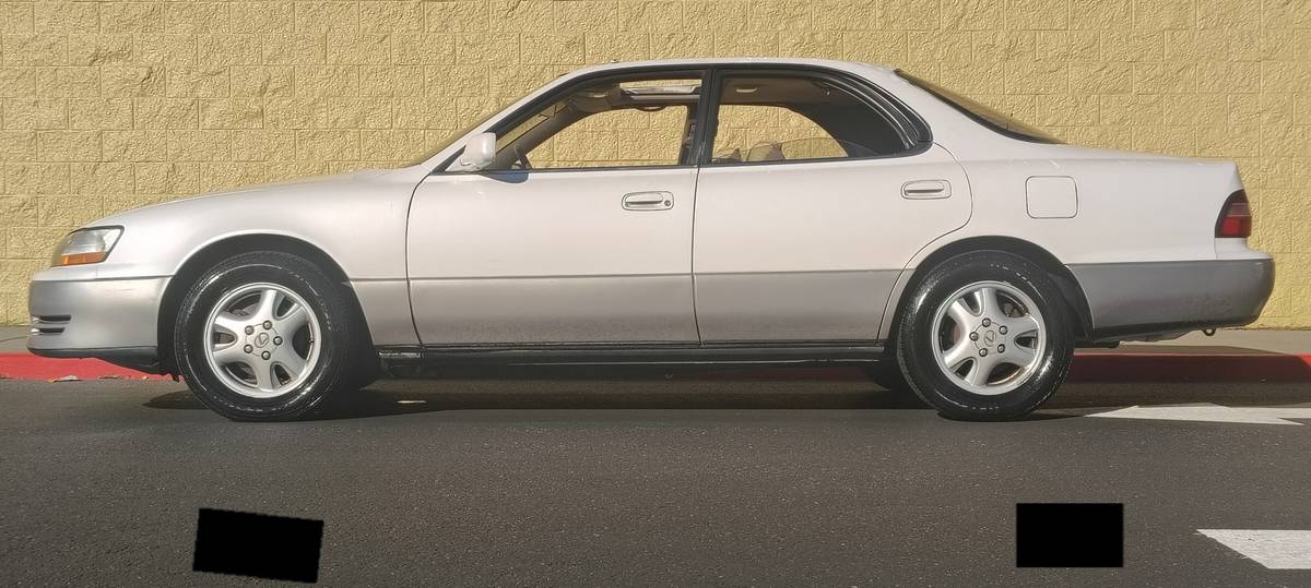 Lexus-es-300-1995-white