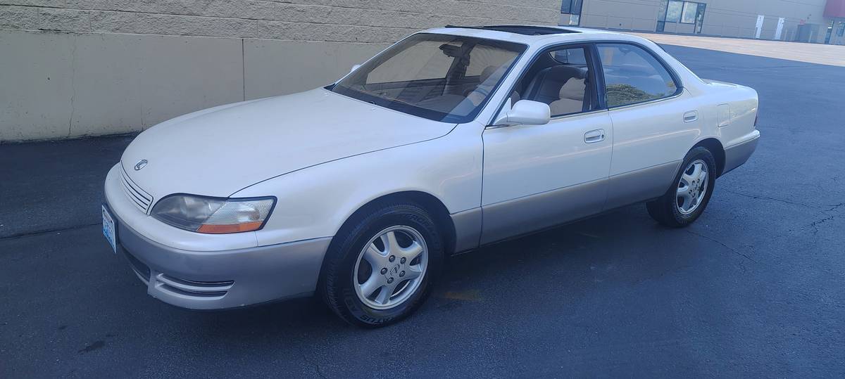 Lexus-es-300-1995-white-35